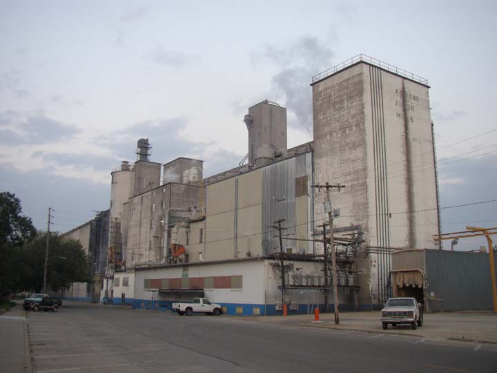 20030621-1748-Abilene-Flour-Mill (38K)
