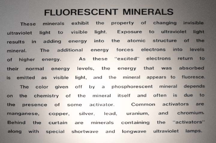 20030630-2427-DDM-Fluorescent-Minerals (65K)